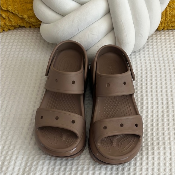 CROCS Mega Crush Sandals with Chunky Sole - Picture 2 of 3